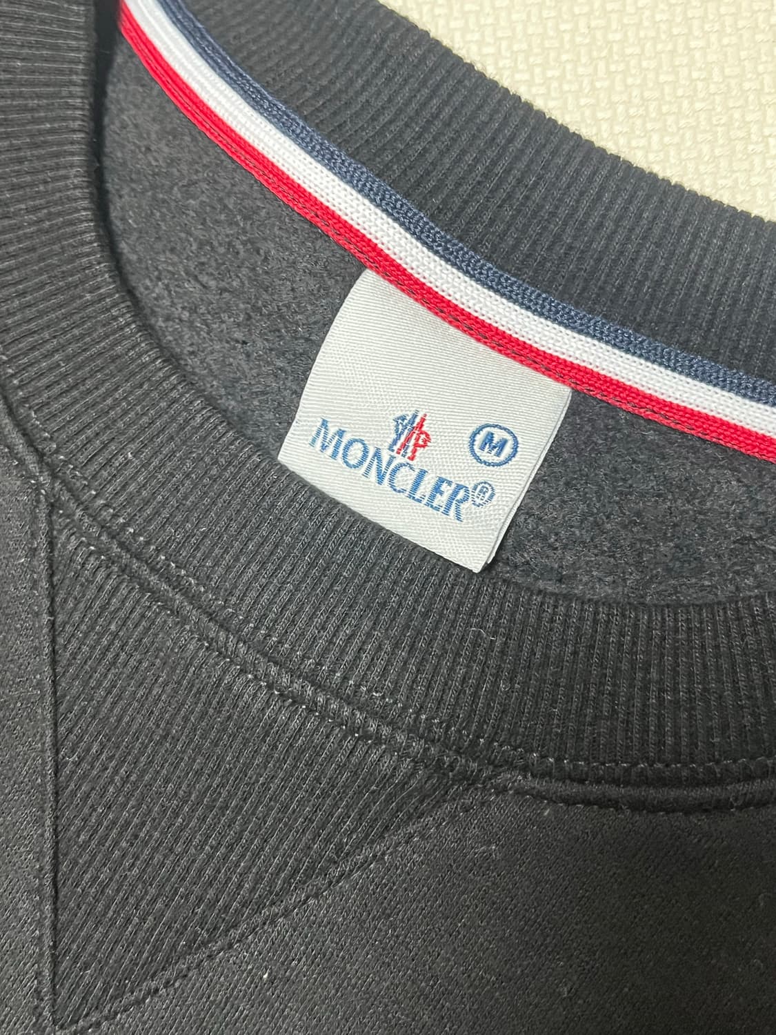 몽클레어 니트맨투맨 상품이미지3