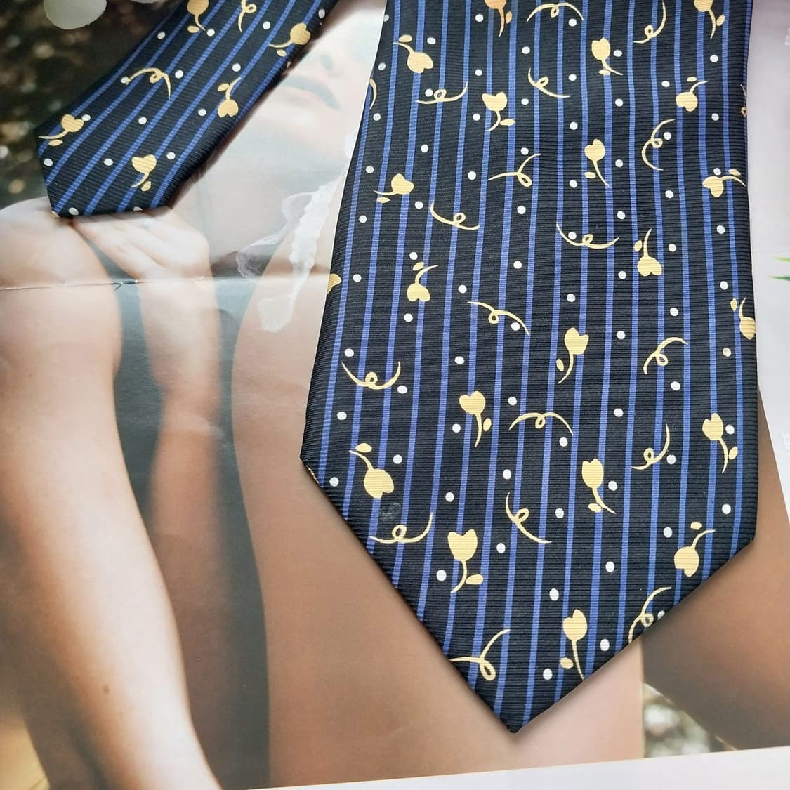 피에르 발망 실크 블랙&블루 플로럴 넥타이 9.7cm A등급 K1286
 상품이미지4