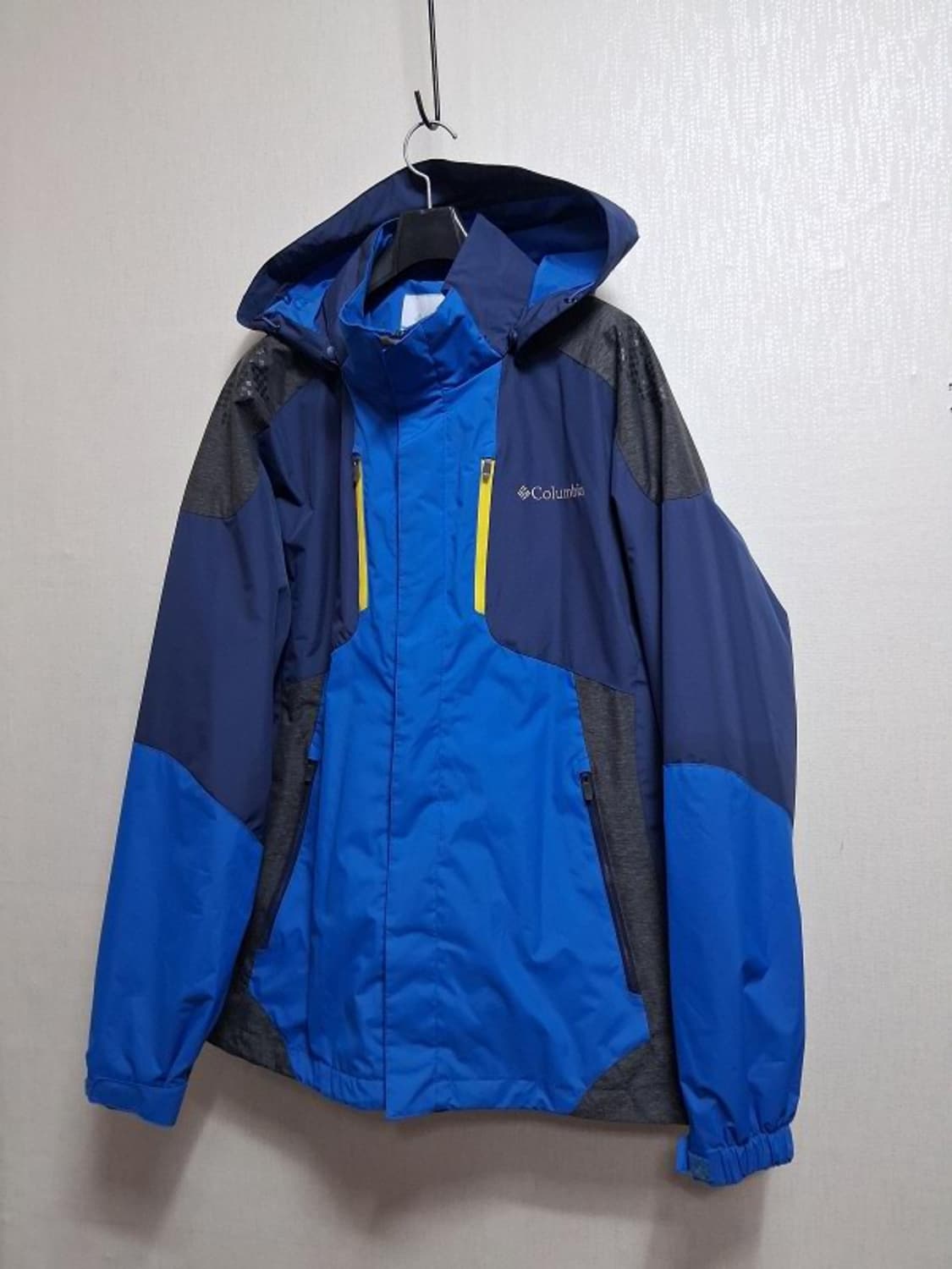 컬럼비아 아웃도어 바람막이점퍼 남성110 최고의컨디션 
국내 컬럼비아 
 상품이미지1