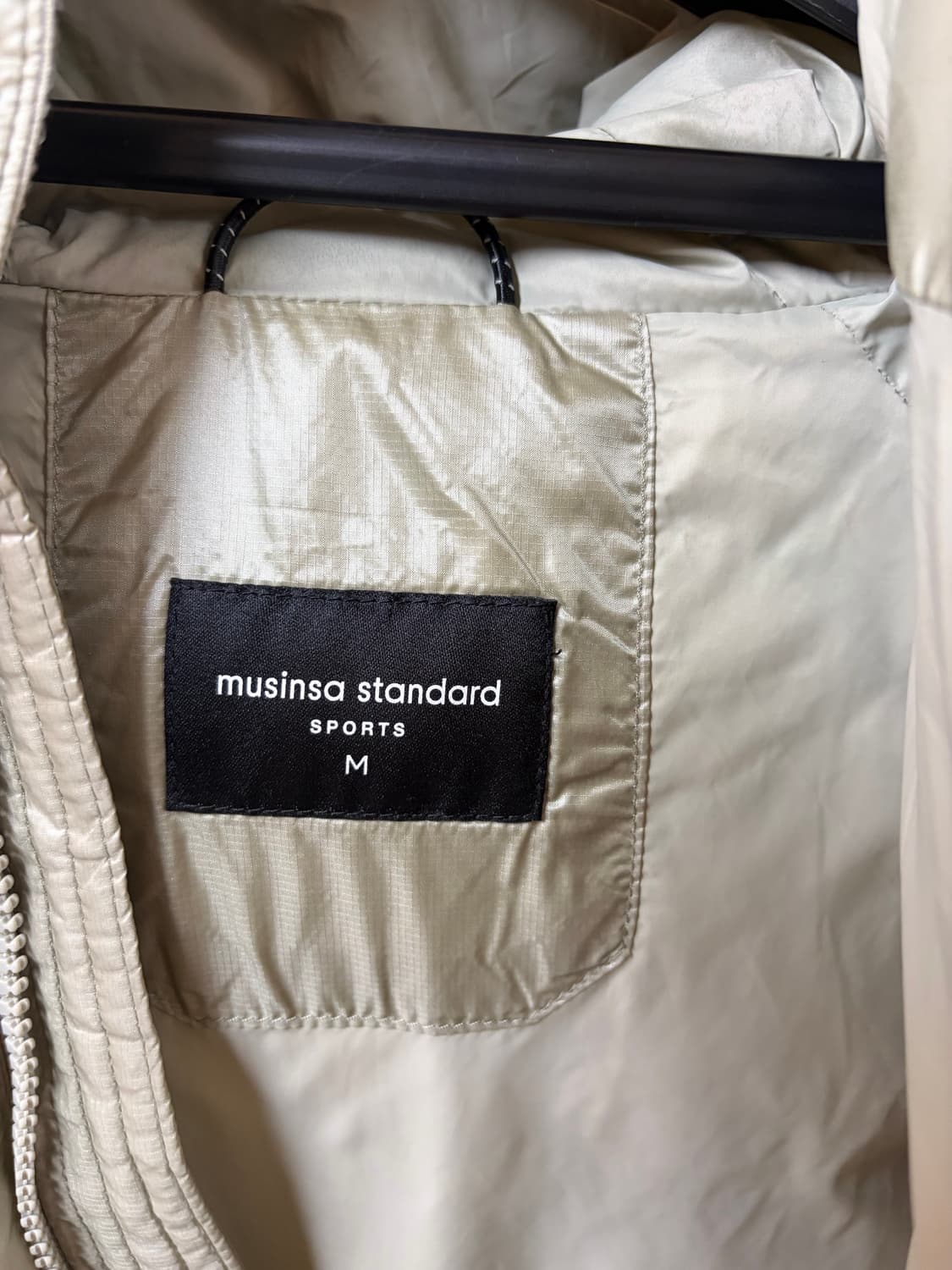 무신사 스탠다드 스포츠 탱커 무브 패딩 자켓 M (카키그레이) 상품이미지3