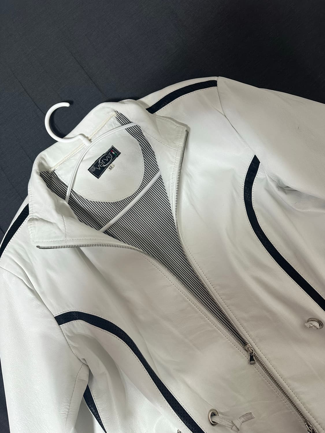 White Leather Jacket Vintage 상품이미지3