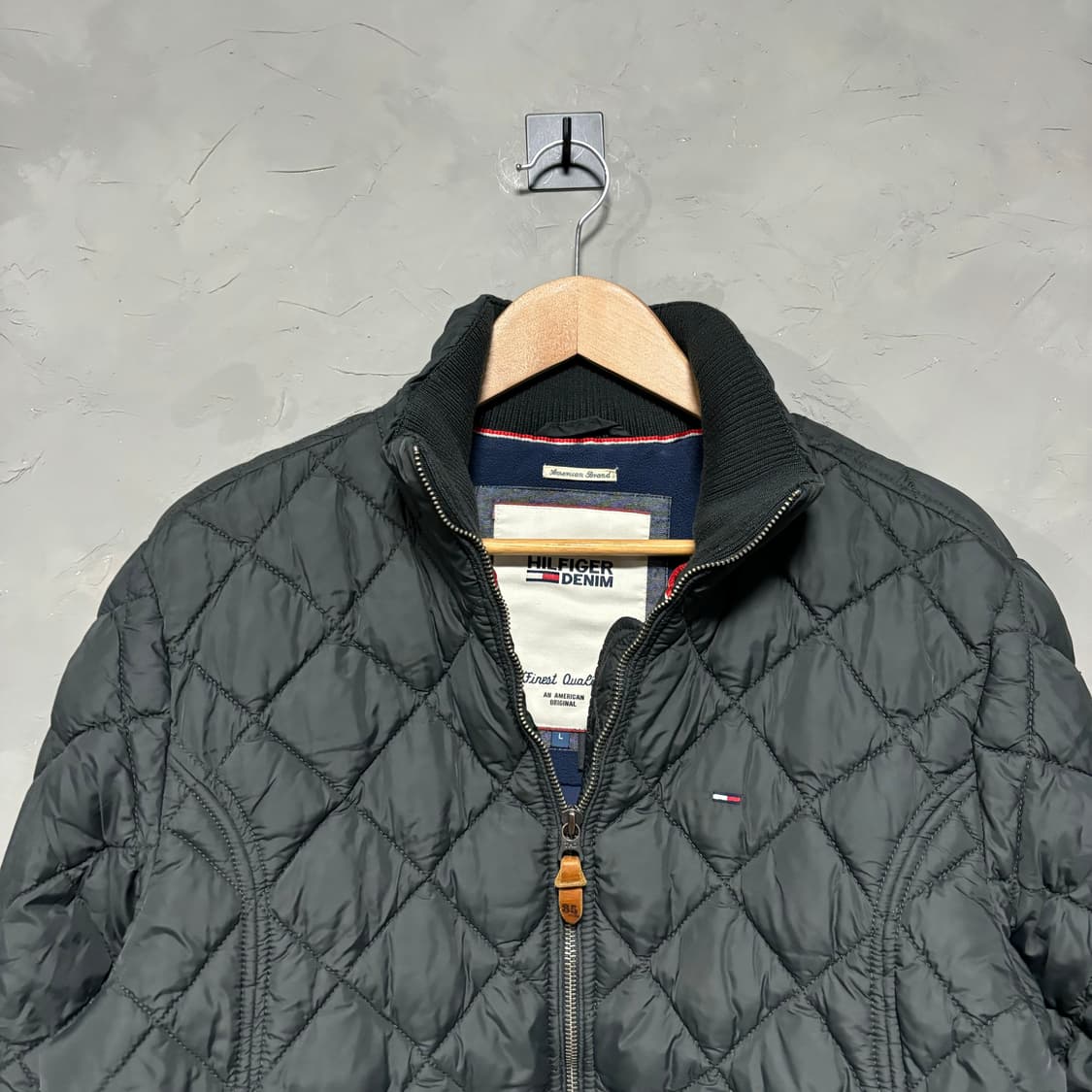 타미힐피거 퀄팅 구스다운 패딩 차콜 상품이미지2
