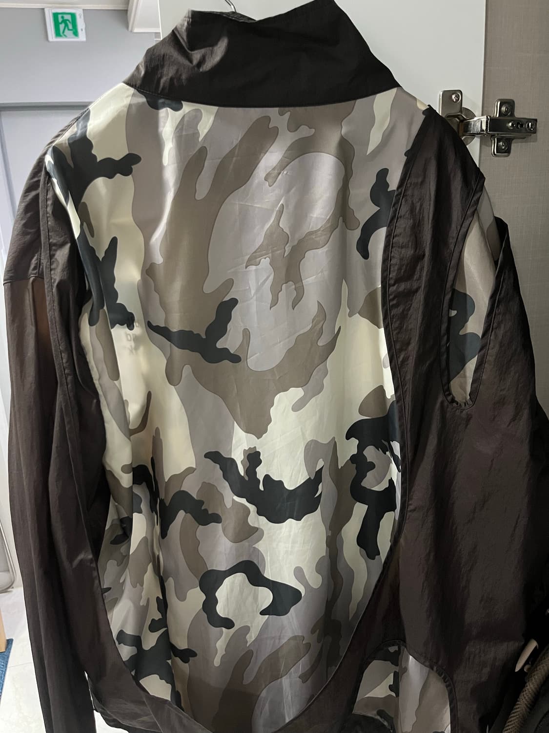 leey 카모 바람막이 판매합니다. 상품이미지2