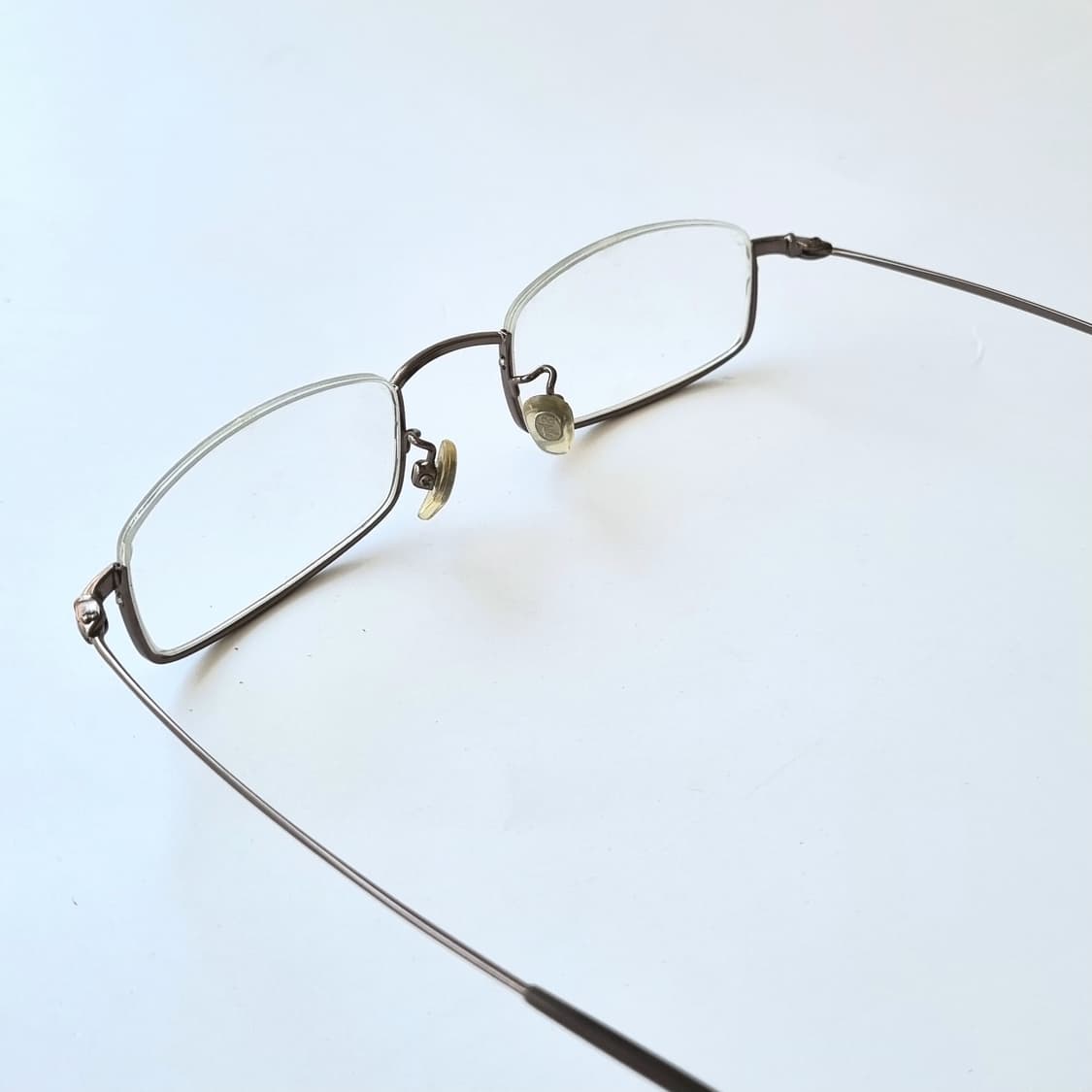 데드스탁 브라운 메탈 하프 림리스(언더림) 안경테 745 상품이미지4