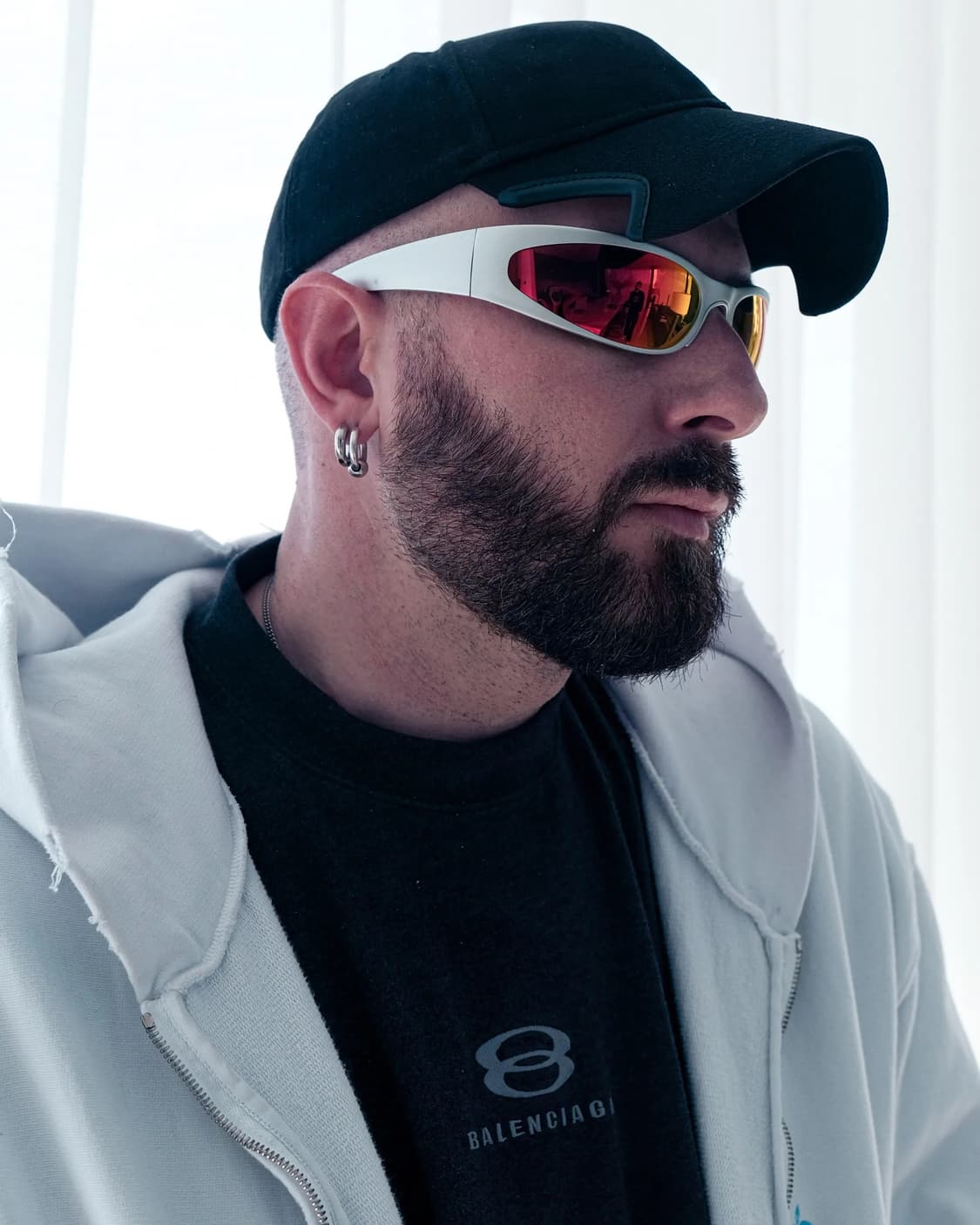 발렌시아가 B 로고 싱글 후프 이어링 상품이미지3