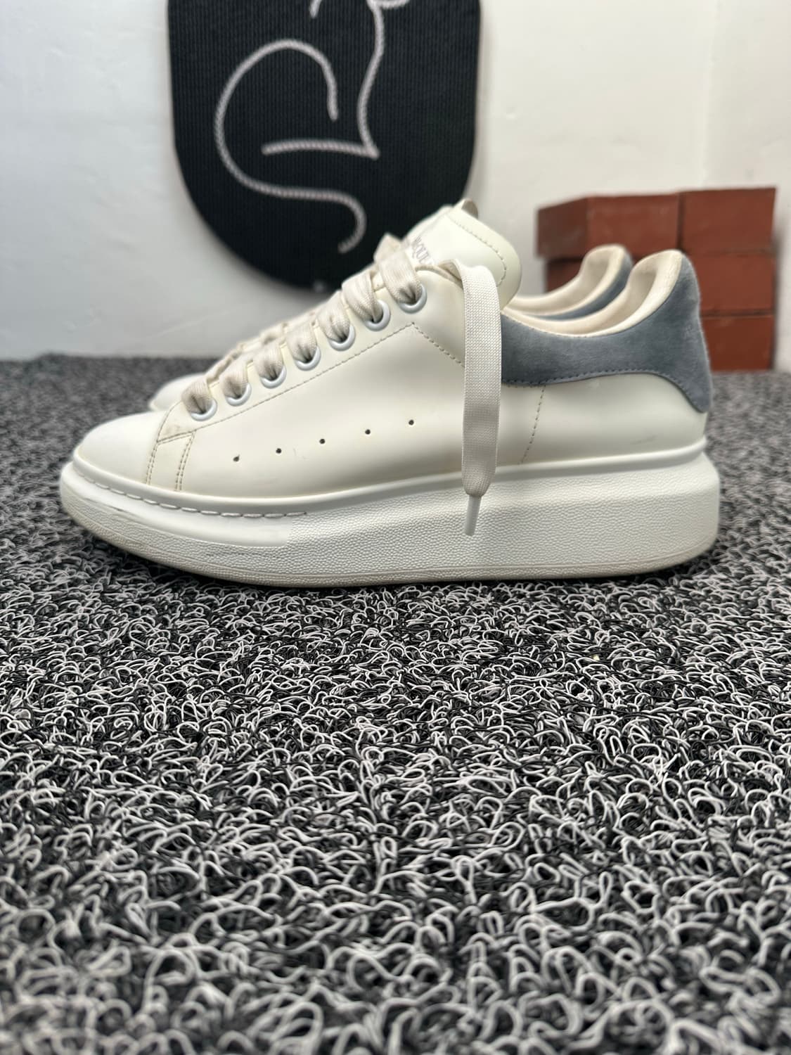 알렉산더 맥퀸 오버솔 스니커즈 39/ 245 상품이미지1