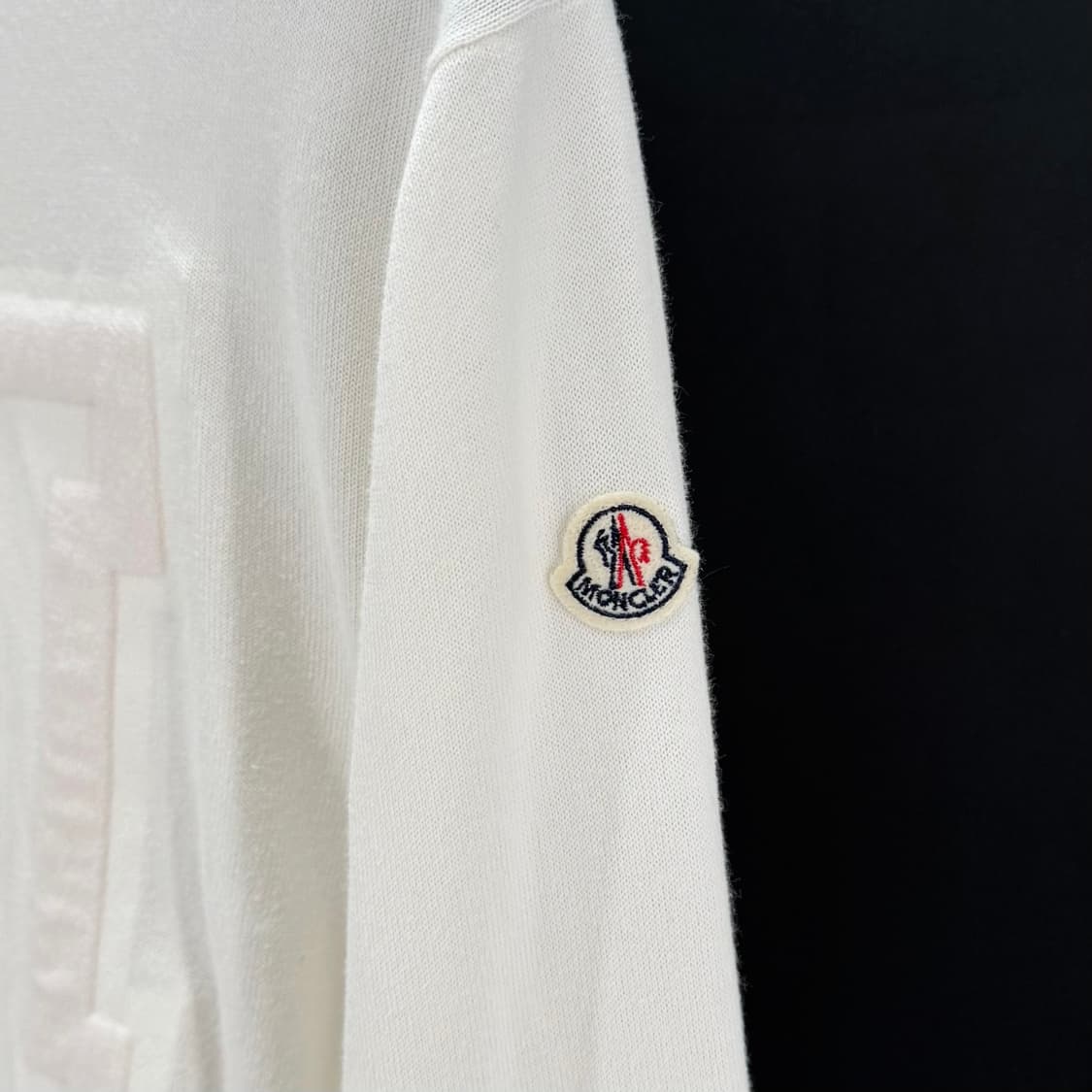 [S사이즈] 몽클레어 로고 긴팔 니트 상품이미지9