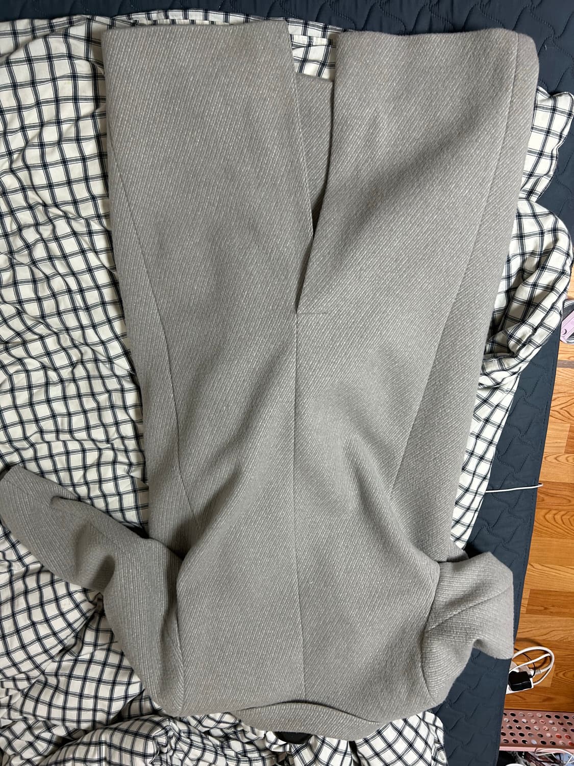 인사일런스 우먼 클래식 맥시 코트 xs 그레이 베이지  상품이미지3