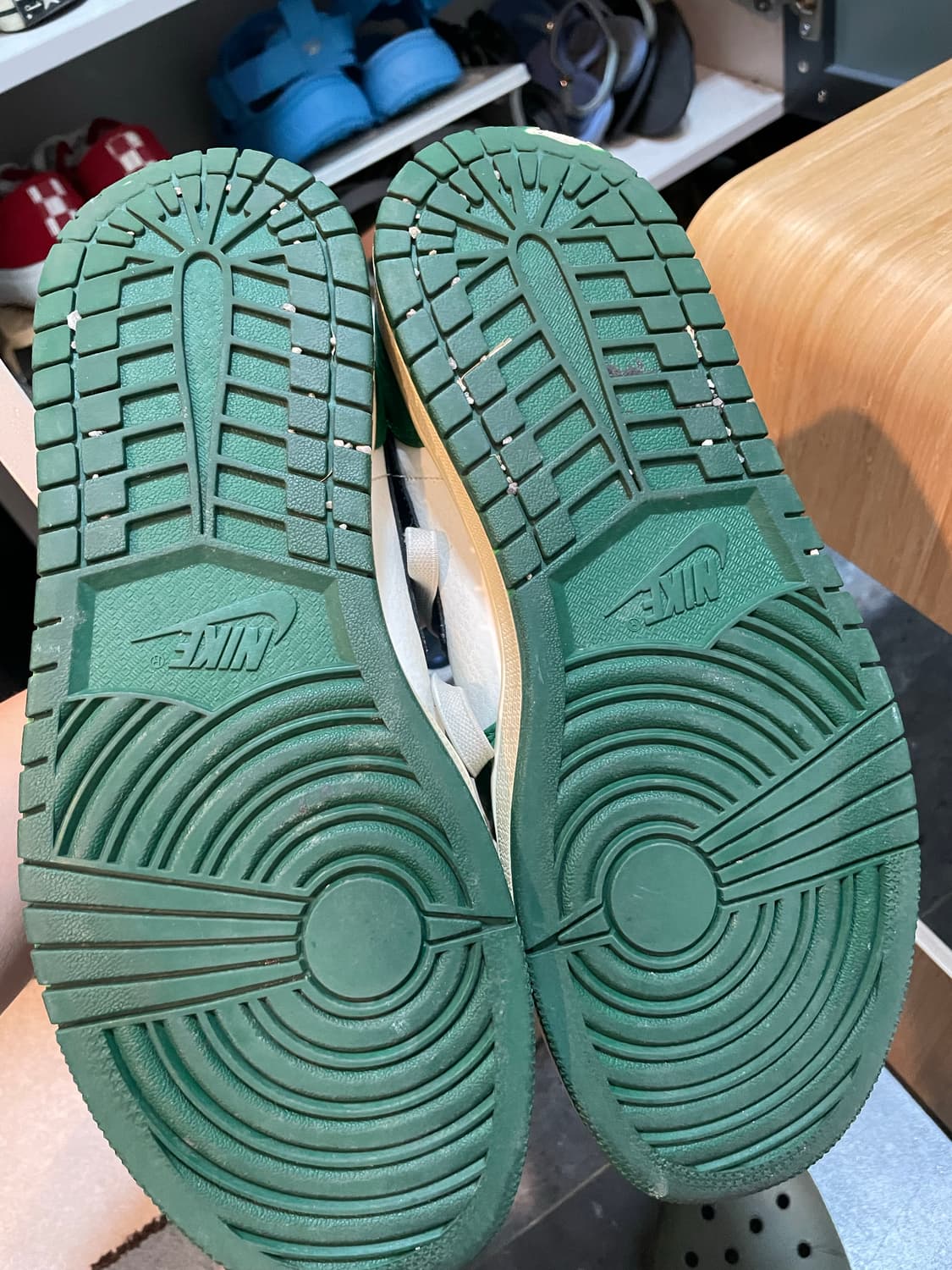 나이키 에어조던 1 미드 파인그린 275 상품이미지2