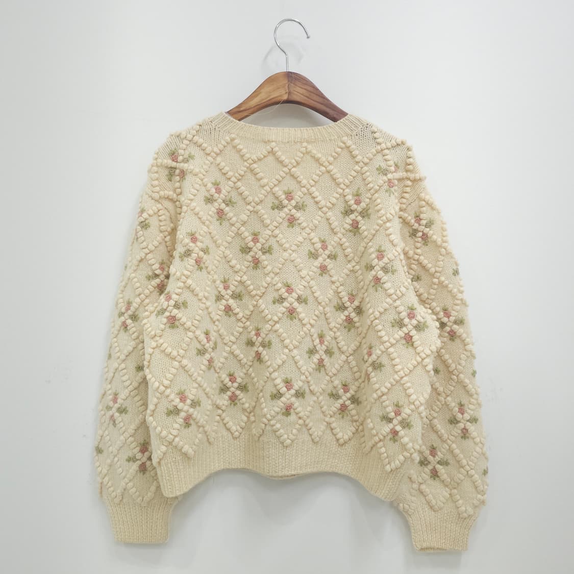 아이보리 팝콘 자수장미 니트 상품이미지2