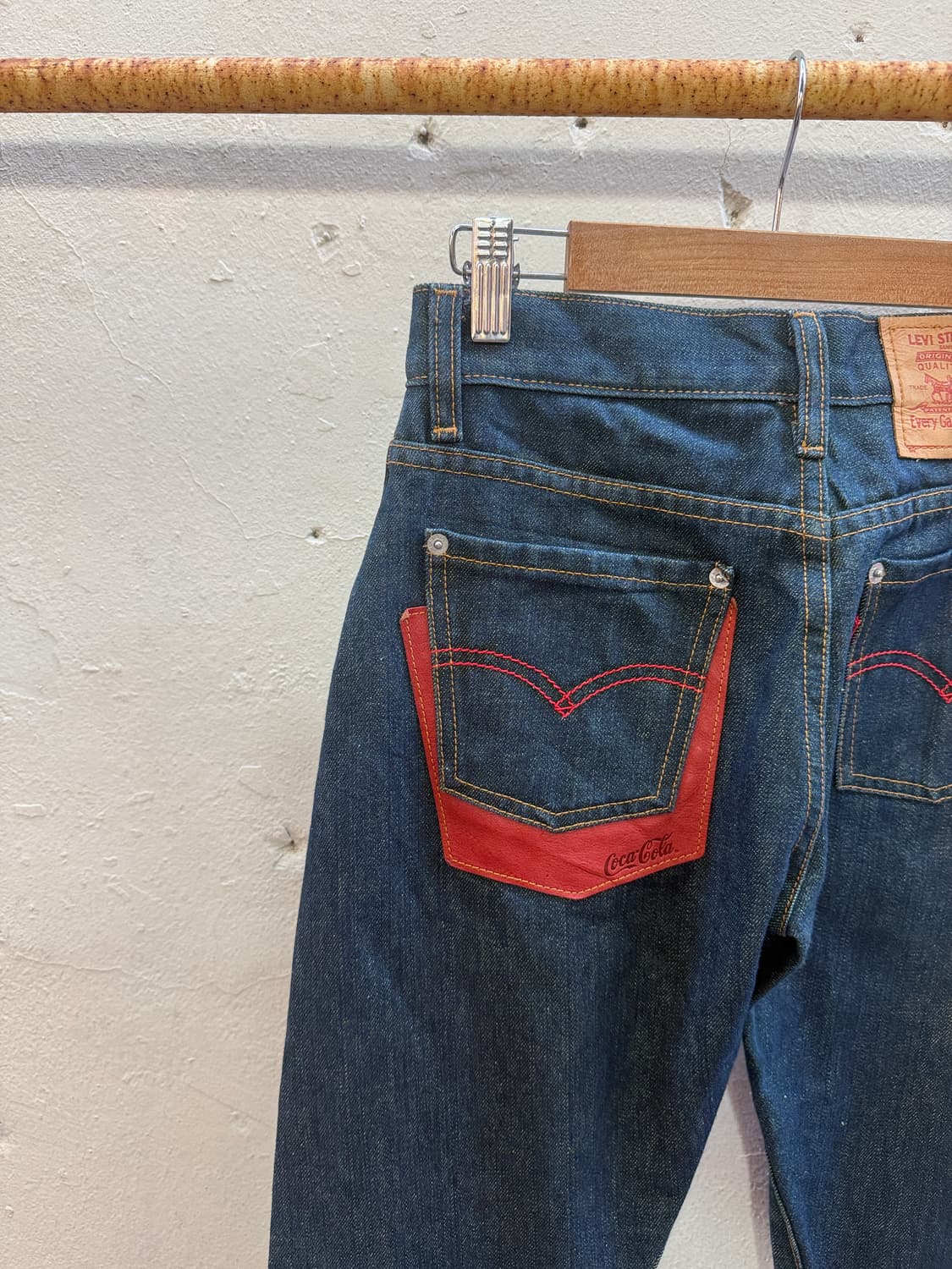 리바이스 x 코카콜라 엔지니어드진 상품이미지4