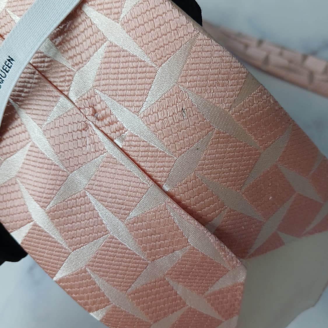 알렉산더 맥퀸 핑크 자수 패턴 넥타이 9.5cm A+~A등급 E1224
 상품이미지9