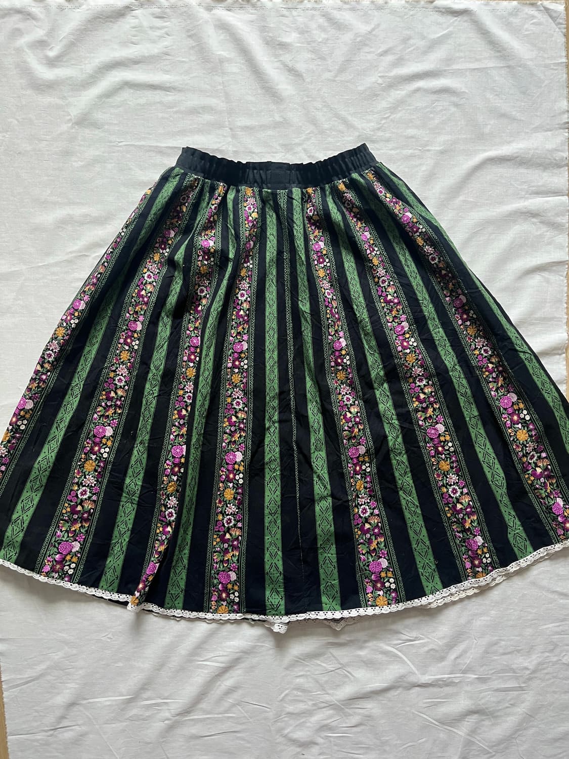 Tyrol Bloom Skirt 상품이미지1