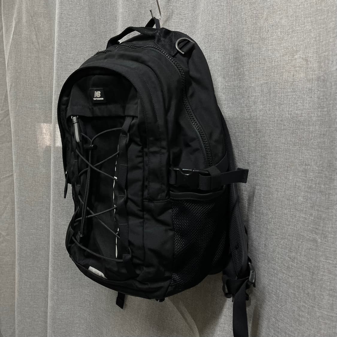 뉴발란스 정품 빅로고 메쉬 블랙 백팩 상품이미지3