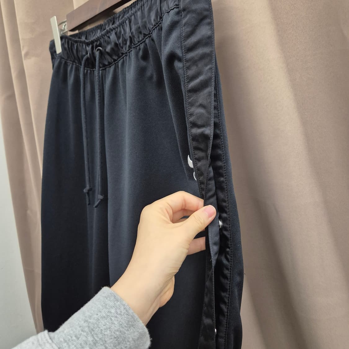 나이키 루즈핏 새틴 팬츠 XL 상품이미지4