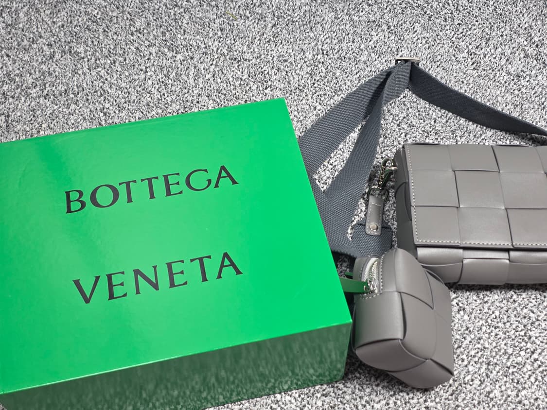 보테가 카세트백(그레이) 상품이미지8