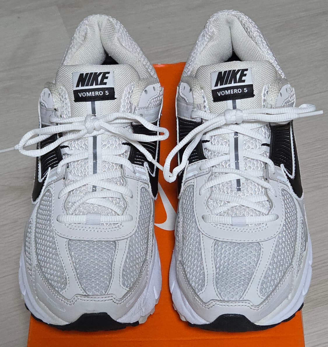 나이키 보메로 5 화이트 플레티넘 틴트 상품이미지3