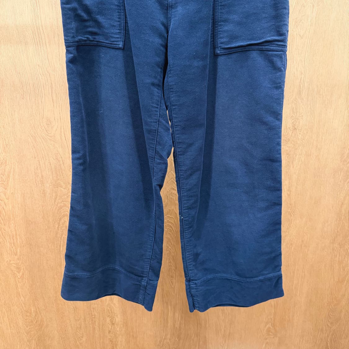 이세이미야케 플랜테이션 코튼 팬츠 빅 패치 포켓 디테일 와이드핏 네이비 상품이미지5