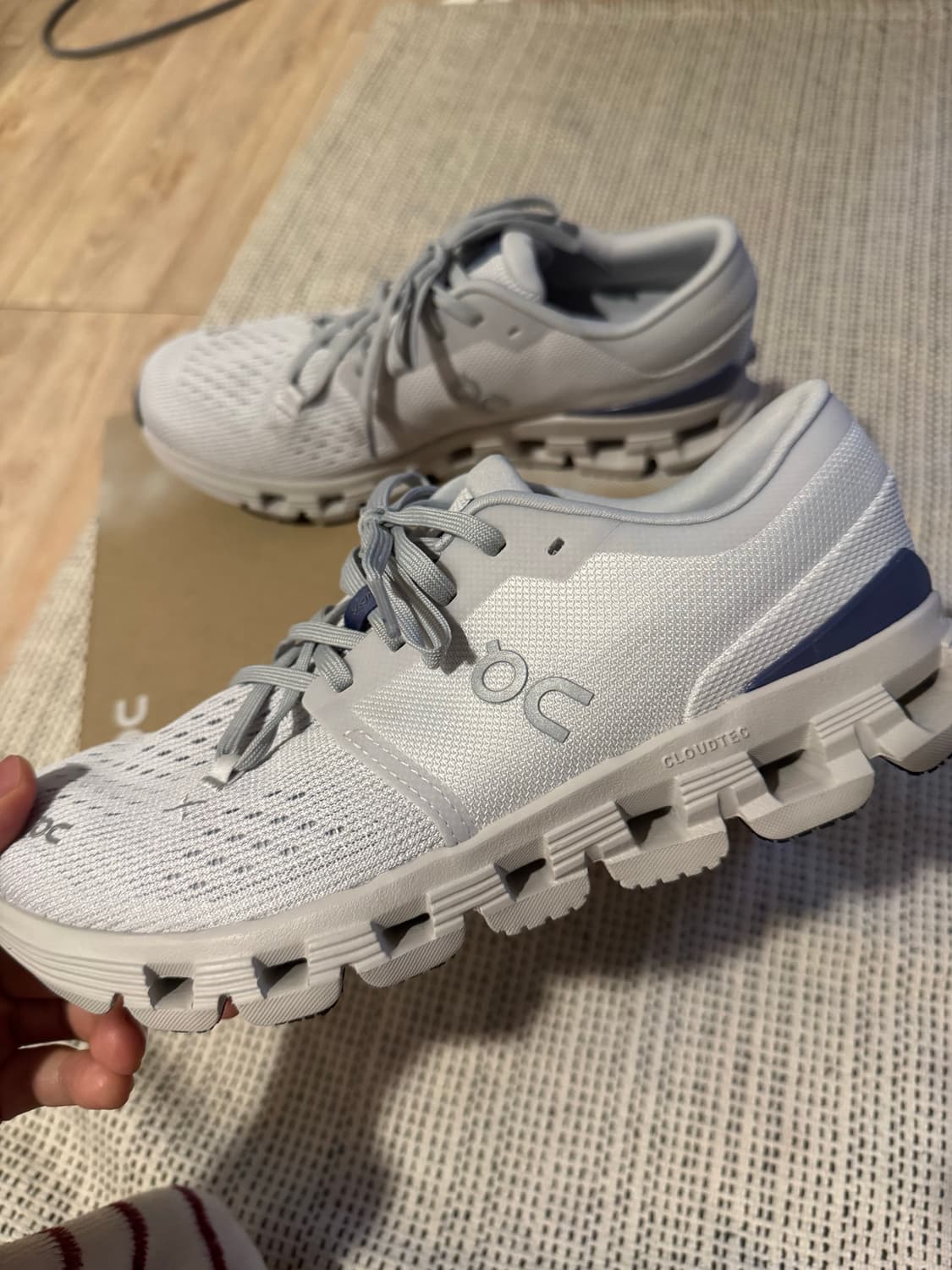 온러닝 클라우드x4  상품이미지2