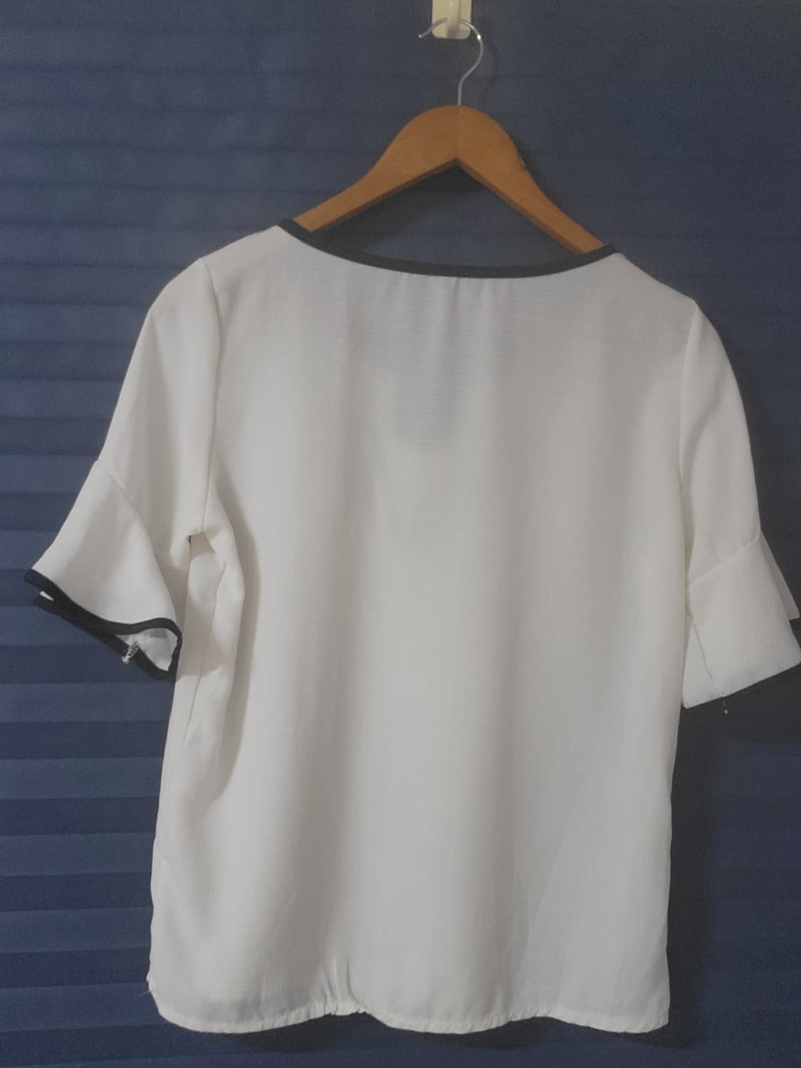 새상품 화이트 자수 블라우스 펀칭넥 반팔 블라우스 90 55 상품이미지4