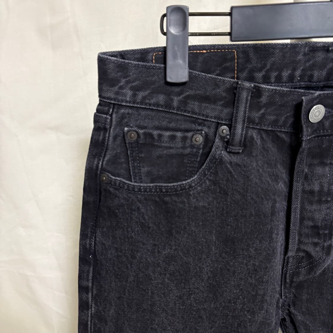리바이스 501 흑청 스트레이트 데님팬츠 / W30, L30 상품이미지4