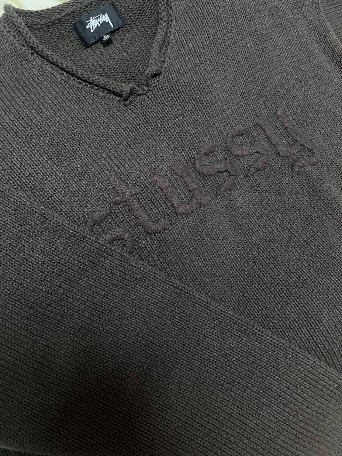 스투시 자수 브이넥 니트 브라운 xl 상품이미지3