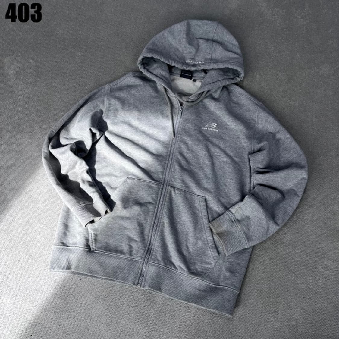 뉴발란스 회색 집업 상품이미지1