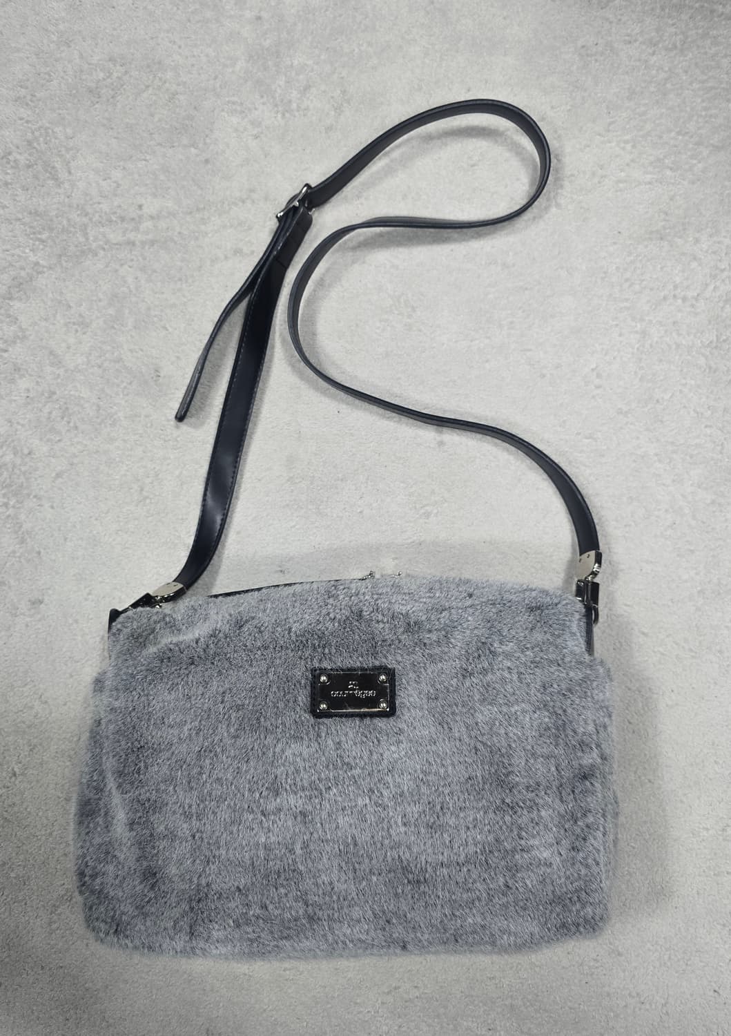 꾸레쥬 그레이 퍼 숄더백  상품이미지1