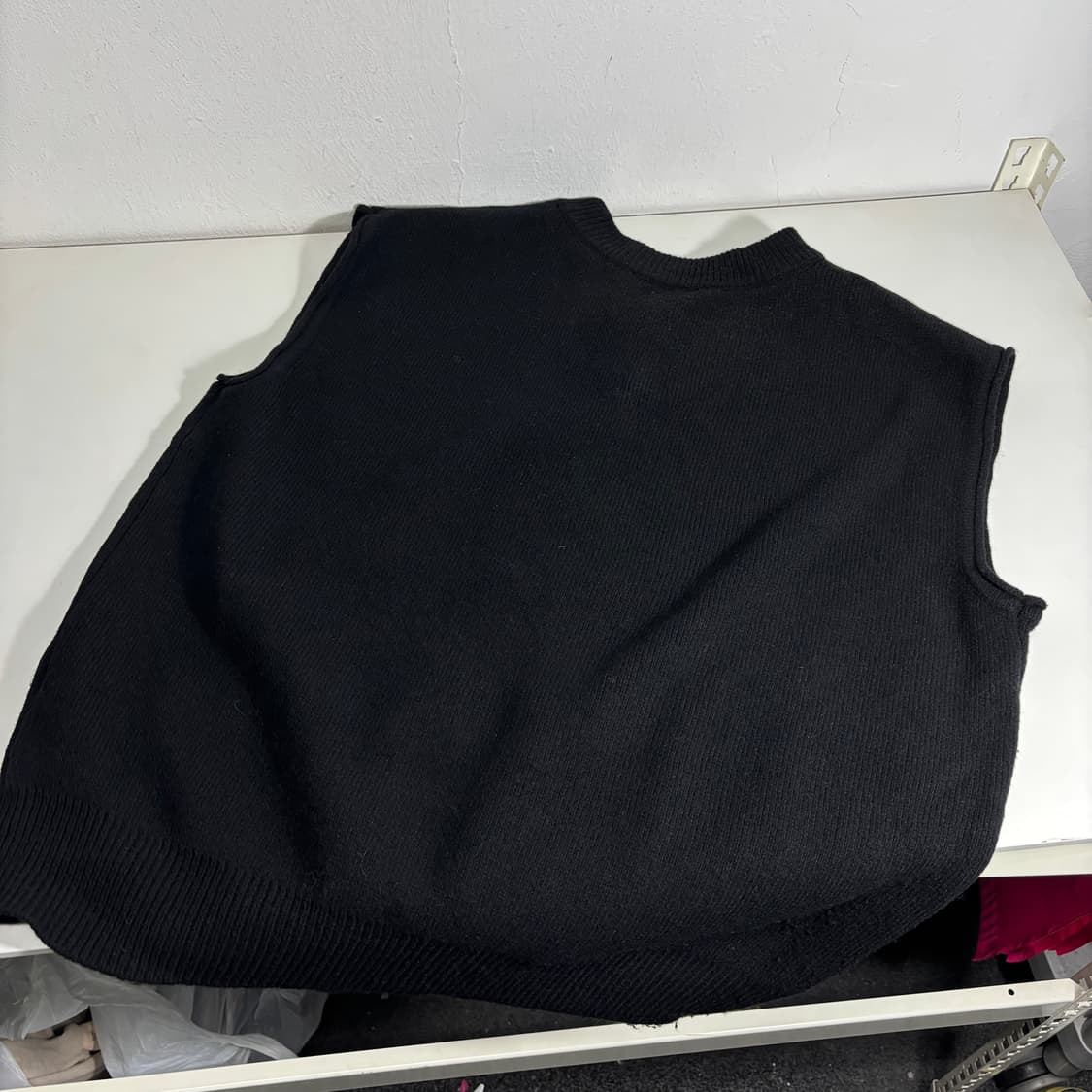 L 던스트 블랙 루즈핏 울 브이넥 니트베스트 니트조끼 상품이미지2