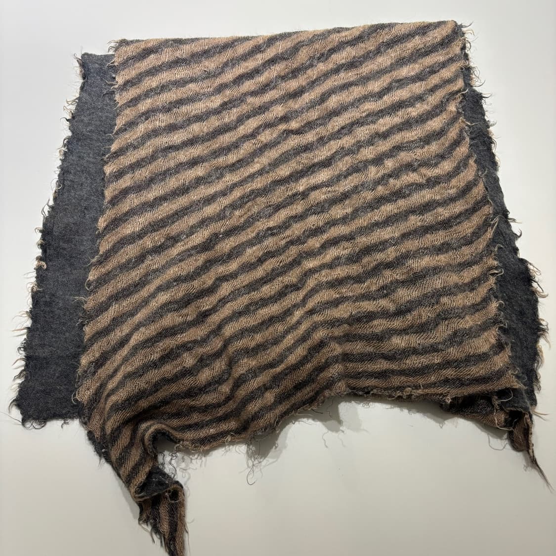 빈티지 스트라이프 그런지 머플러 상품이미지1