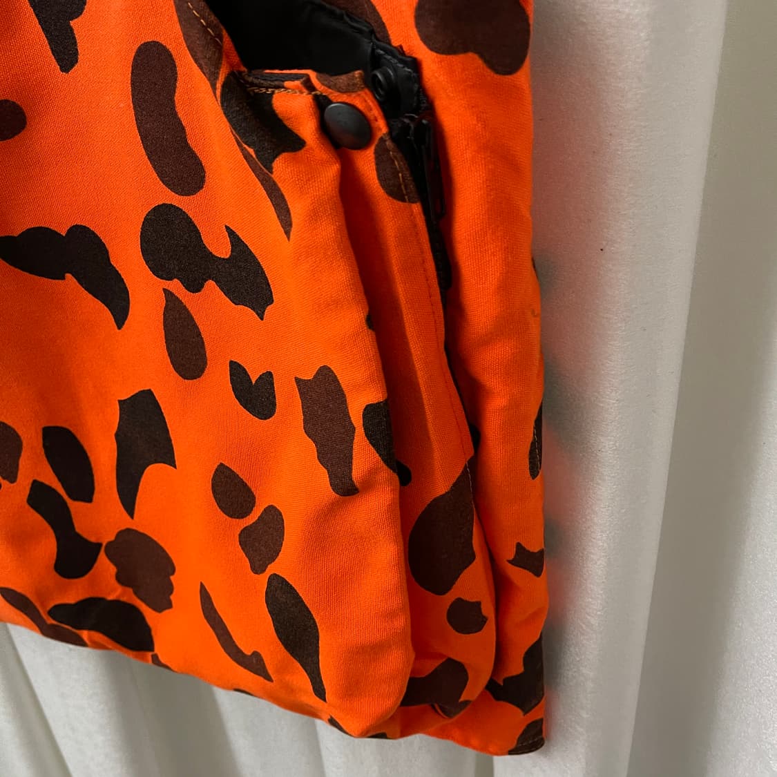 오렌지 독개구리 패턴 테크웨어 조끼 상품이미지8