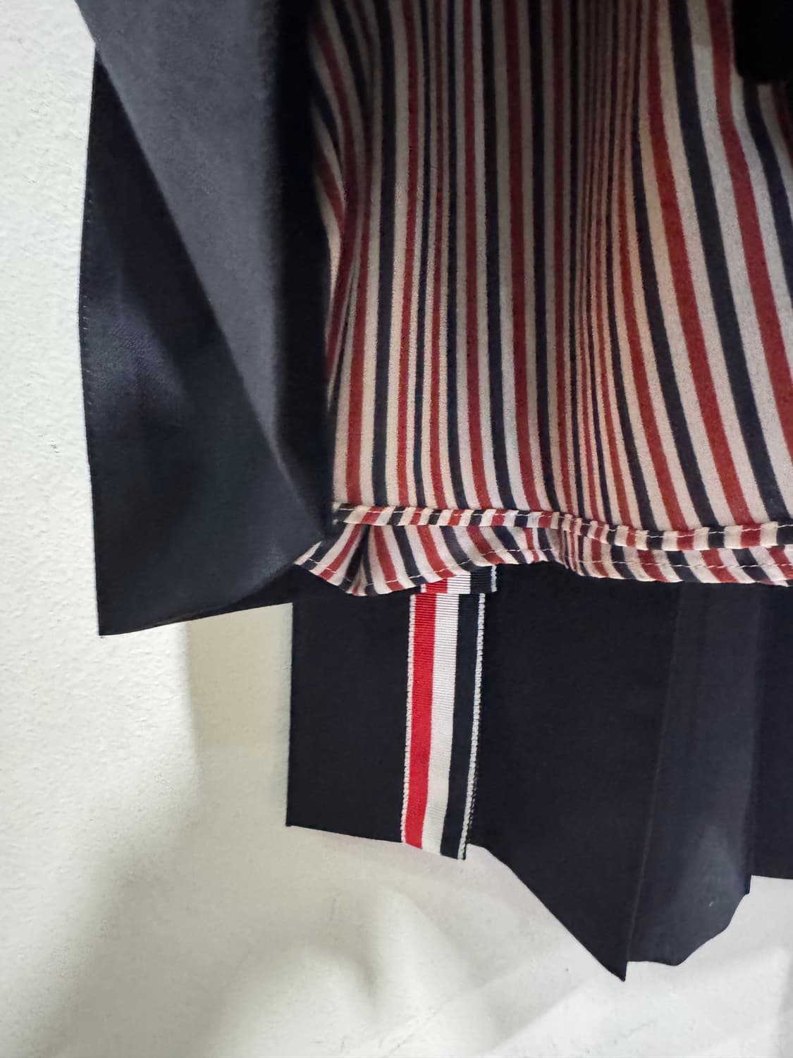 톰브라운 네이비 플리츠 스커트 42 정품 상품이미지6