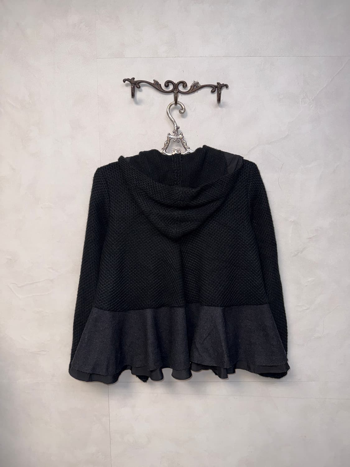Black flare ruffle layered hood zipup  상품이미지3