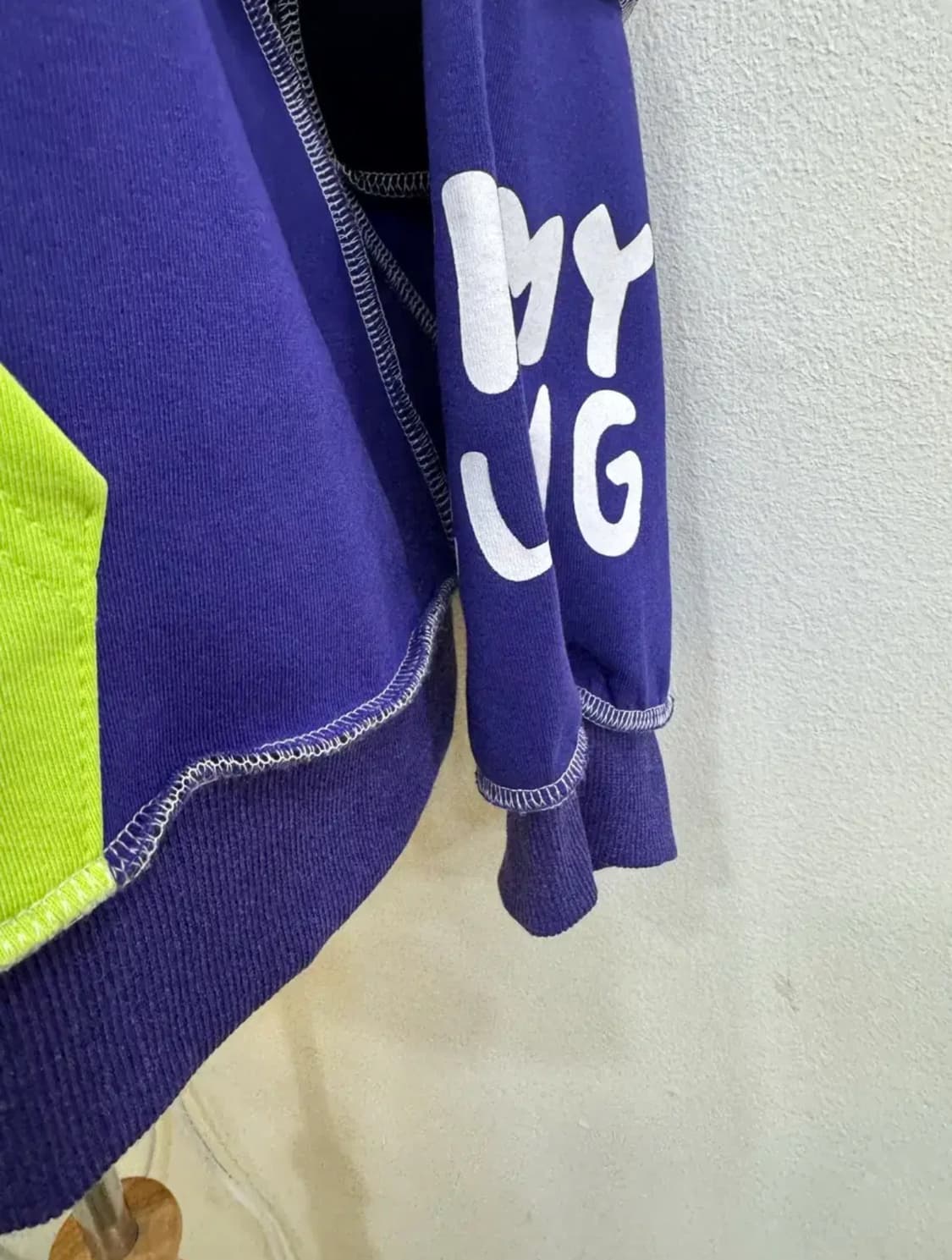 ARIAVIGA × UMHK 패치워크 그래픽 맨투맨/루니툰 캐릭터 상품이미지4