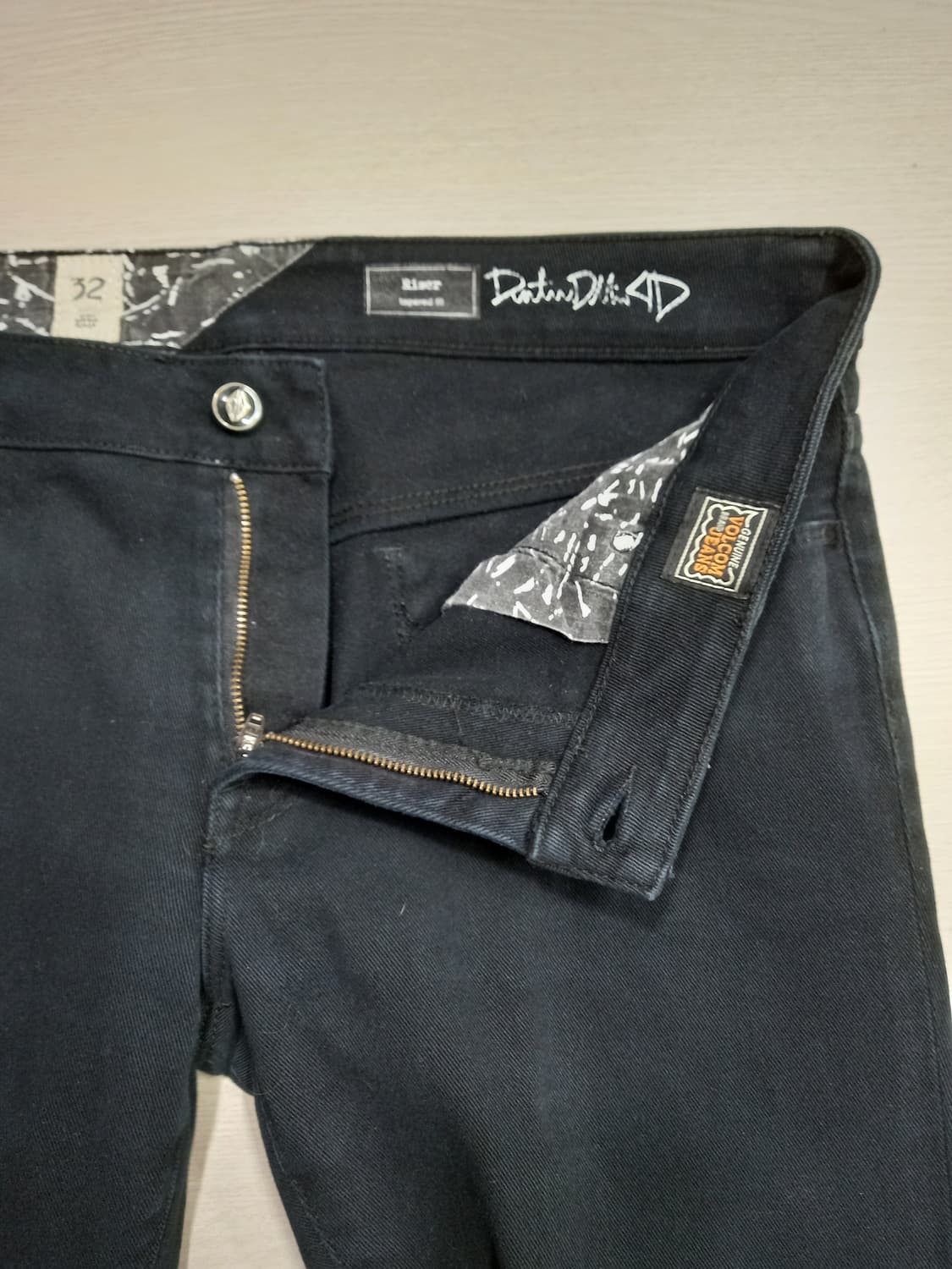 33 VOLCOM 골반 스판 슬림일자진 블랙 33-424 상품이미지6