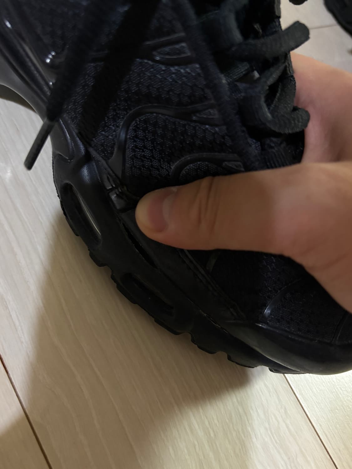 나이키 에어맥스 플러스 트리플 블랙 260 상품이미지6