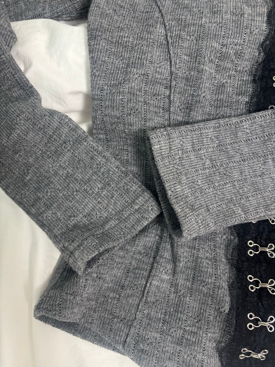 셋업이엑스이 HOOK LONG SLEEVE TOP / CHARCOAL 상품이미지2