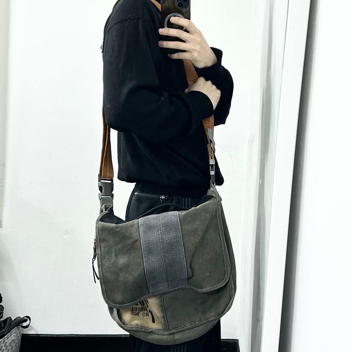 디젤 그런지 크로스백 상품이미지2