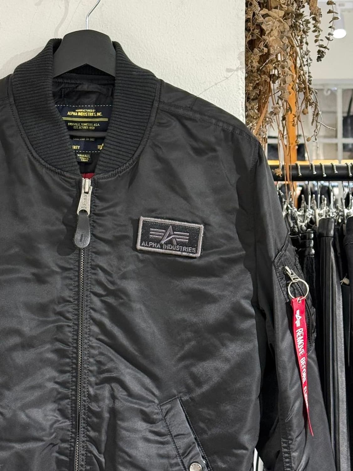 알파인더스트리 블랙 MA-1 디-텍 나일론 봄버 자켓 상품이미지3