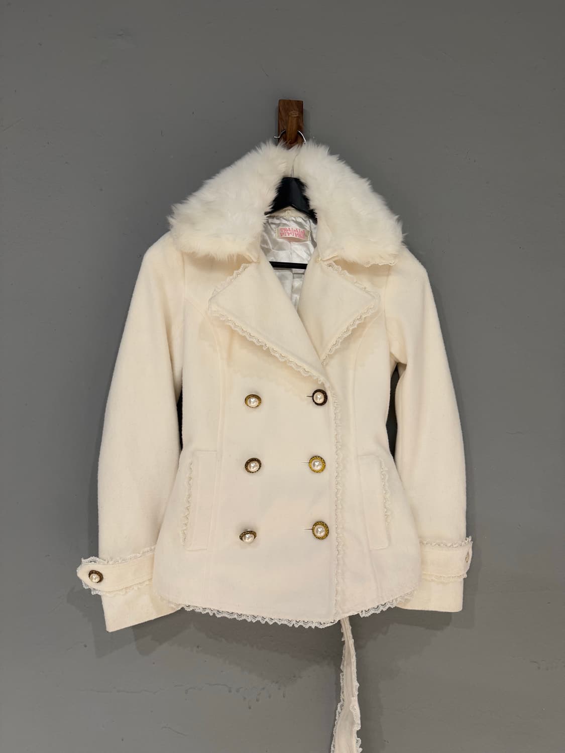 트랄라라 tralala 히메갸루 화이트 퍼 벨트 코트 상품이미지1