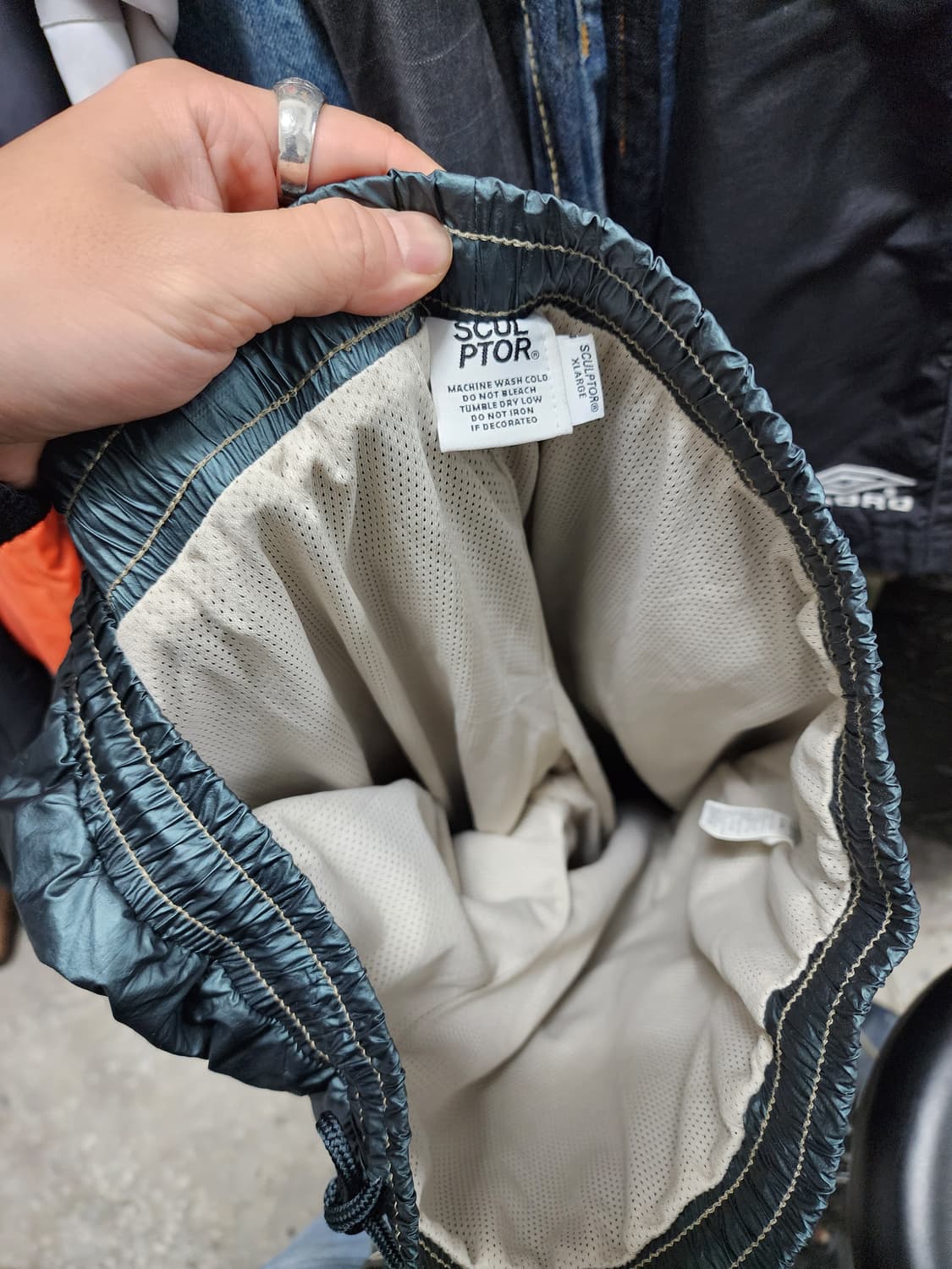 스컬프터 유광 빈티지 나일론 팬츠 상품이미지6