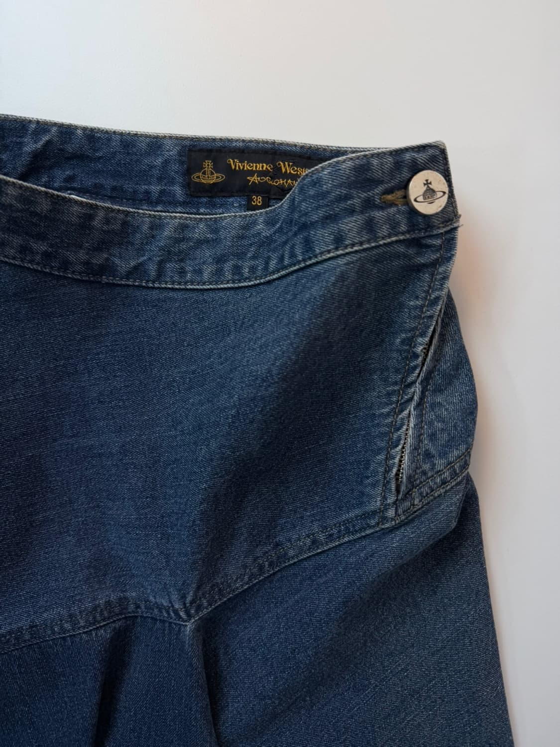 비비안 웨스트우드 비대칭 데님 스커트  상품이미지1