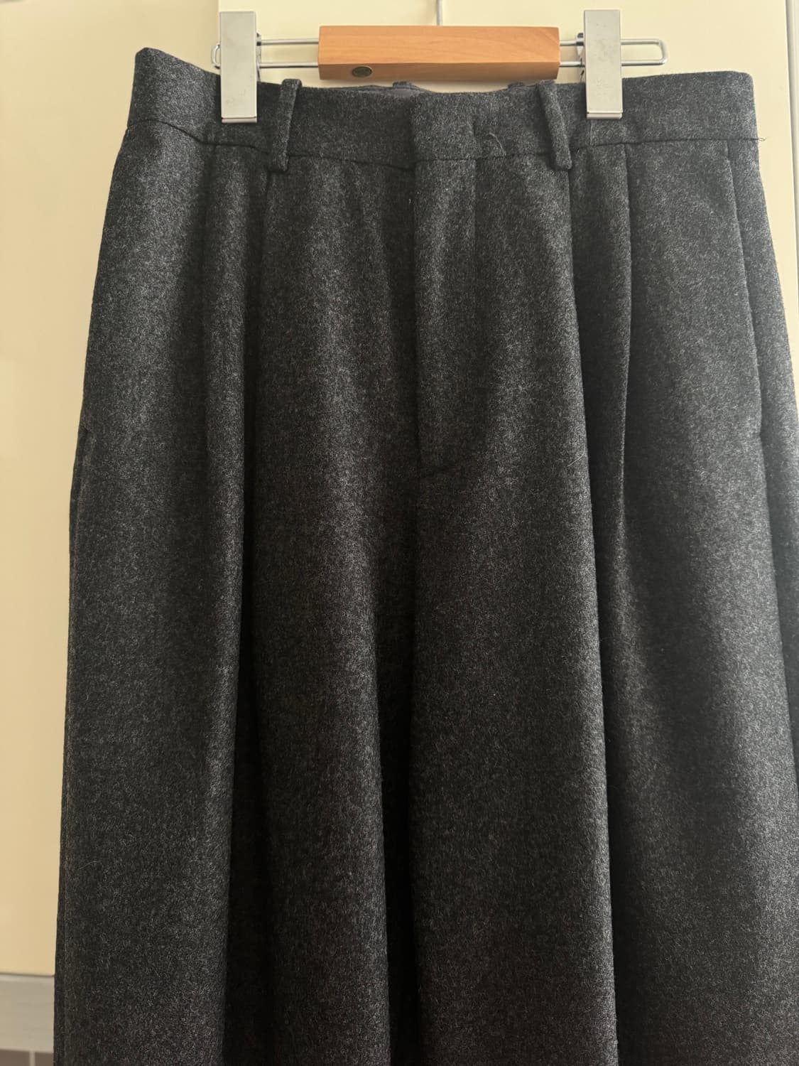 포터리 플란넬 투 플리츠 와이드 팬츠 / 미드그레이 1사이즈 상품이미지3