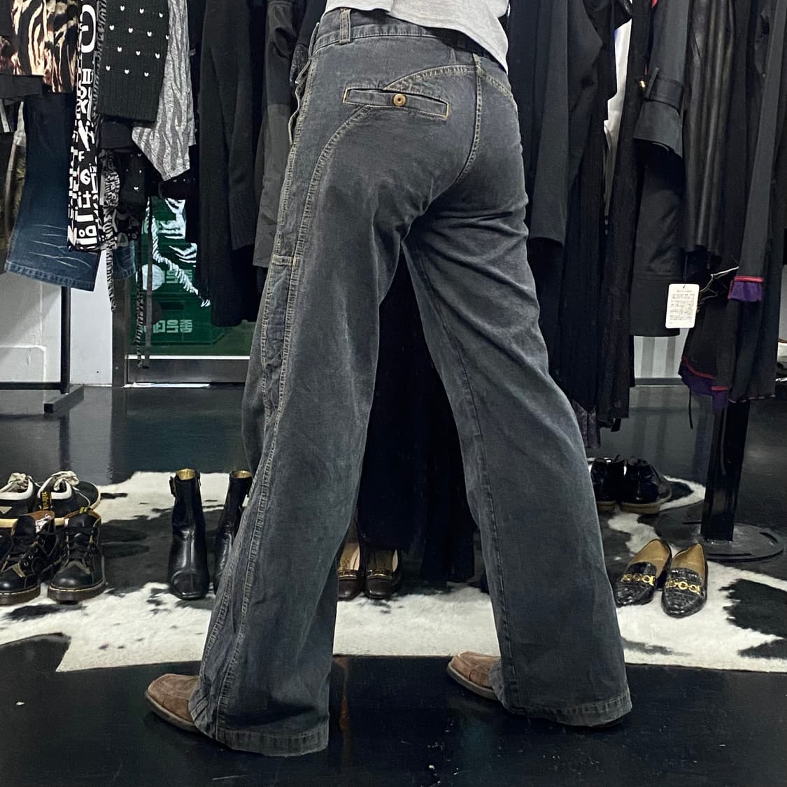 Slang 백 절개 디테일 로우라이즈 팬츠 상품이미지1