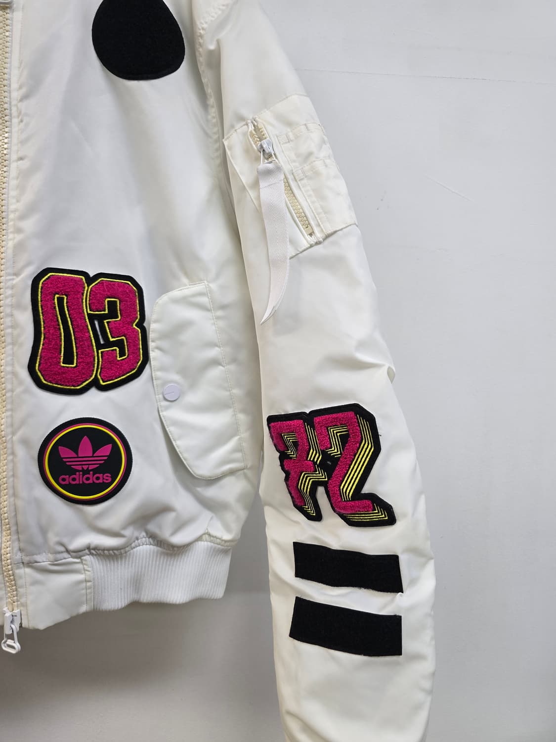 아디다스 로고와팬 항공 누빔 봄버 자켓 상품이미지5