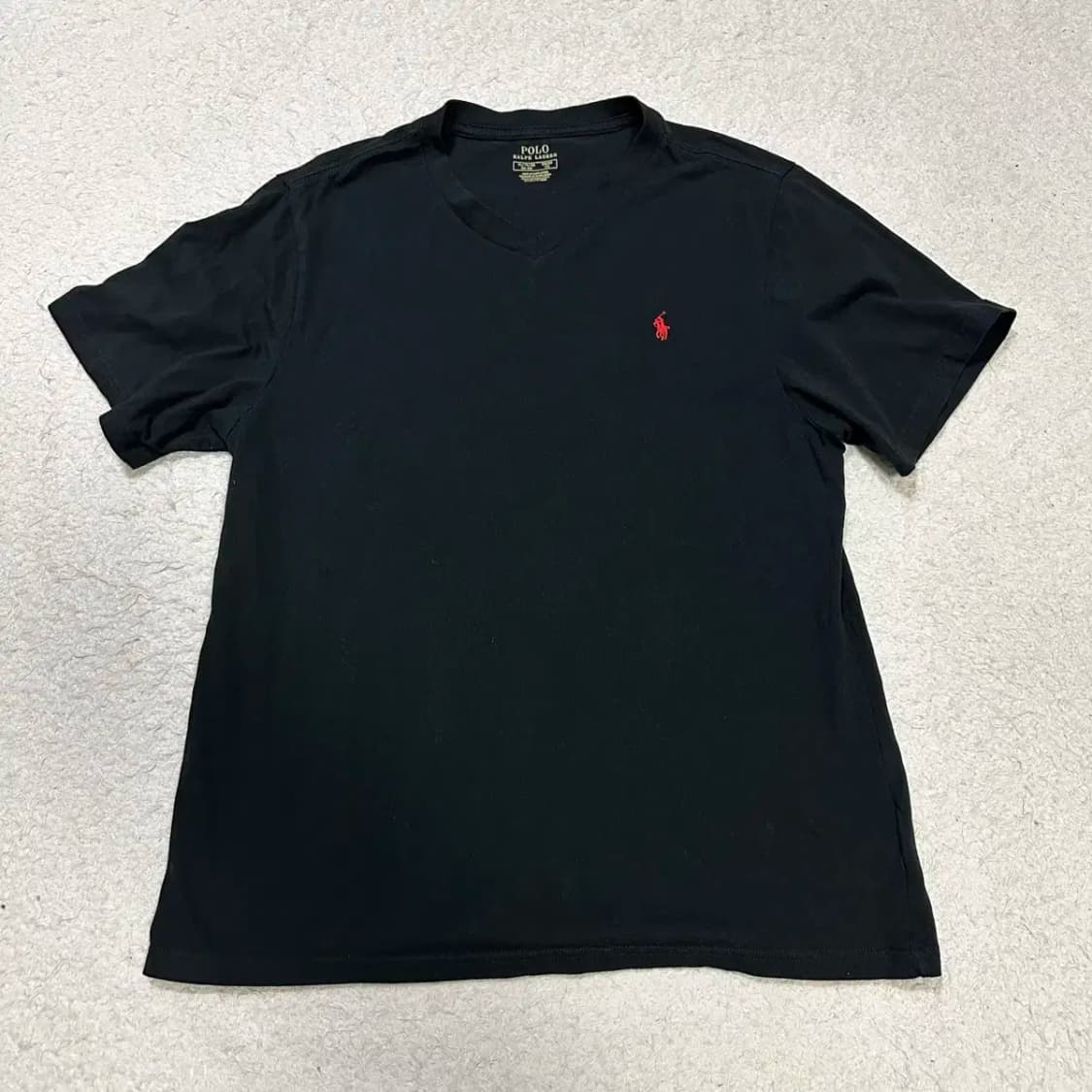 폴로 반팔티 브이넥 블랙 상품이미지1