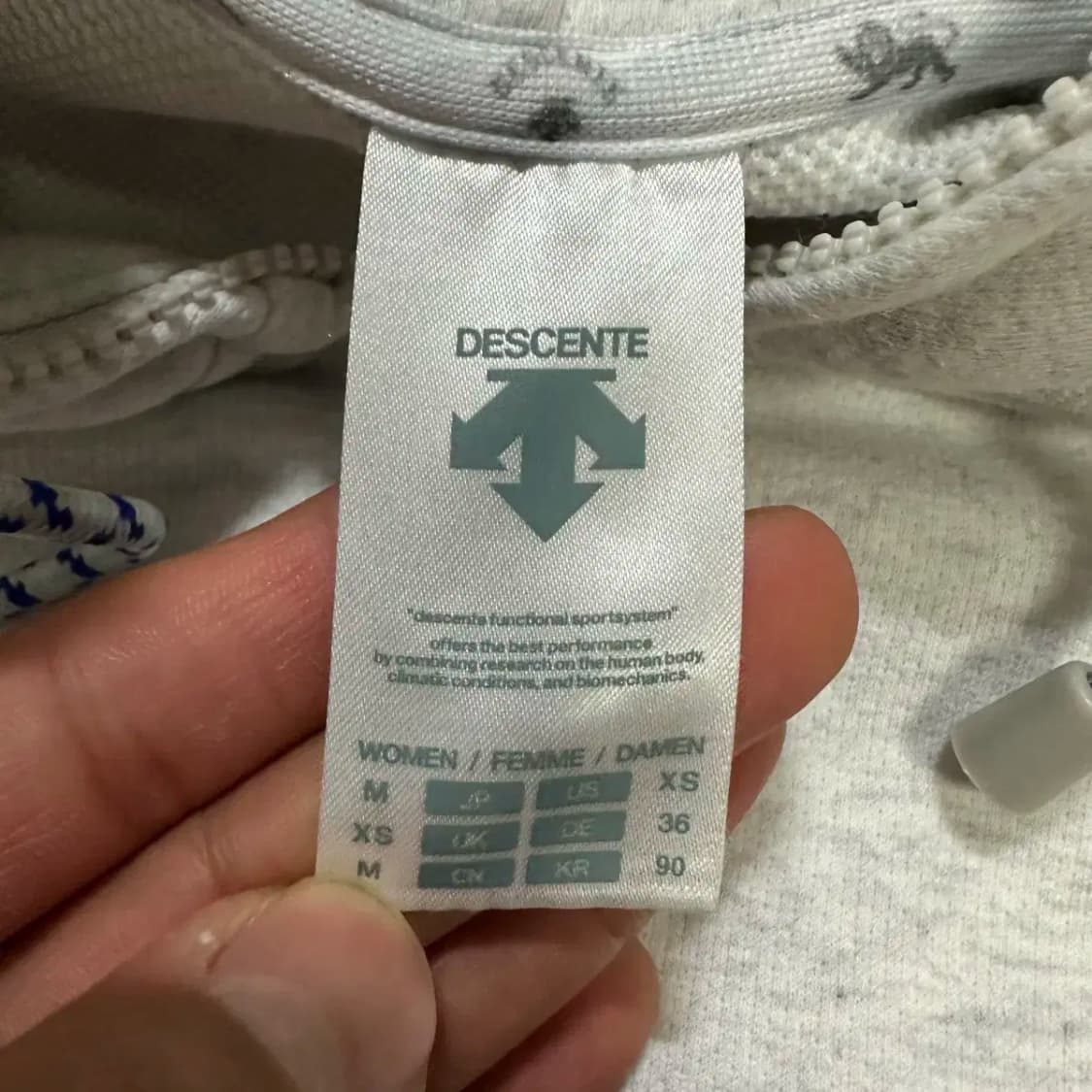 데상트 후드집업 여성 90 상품이미지3