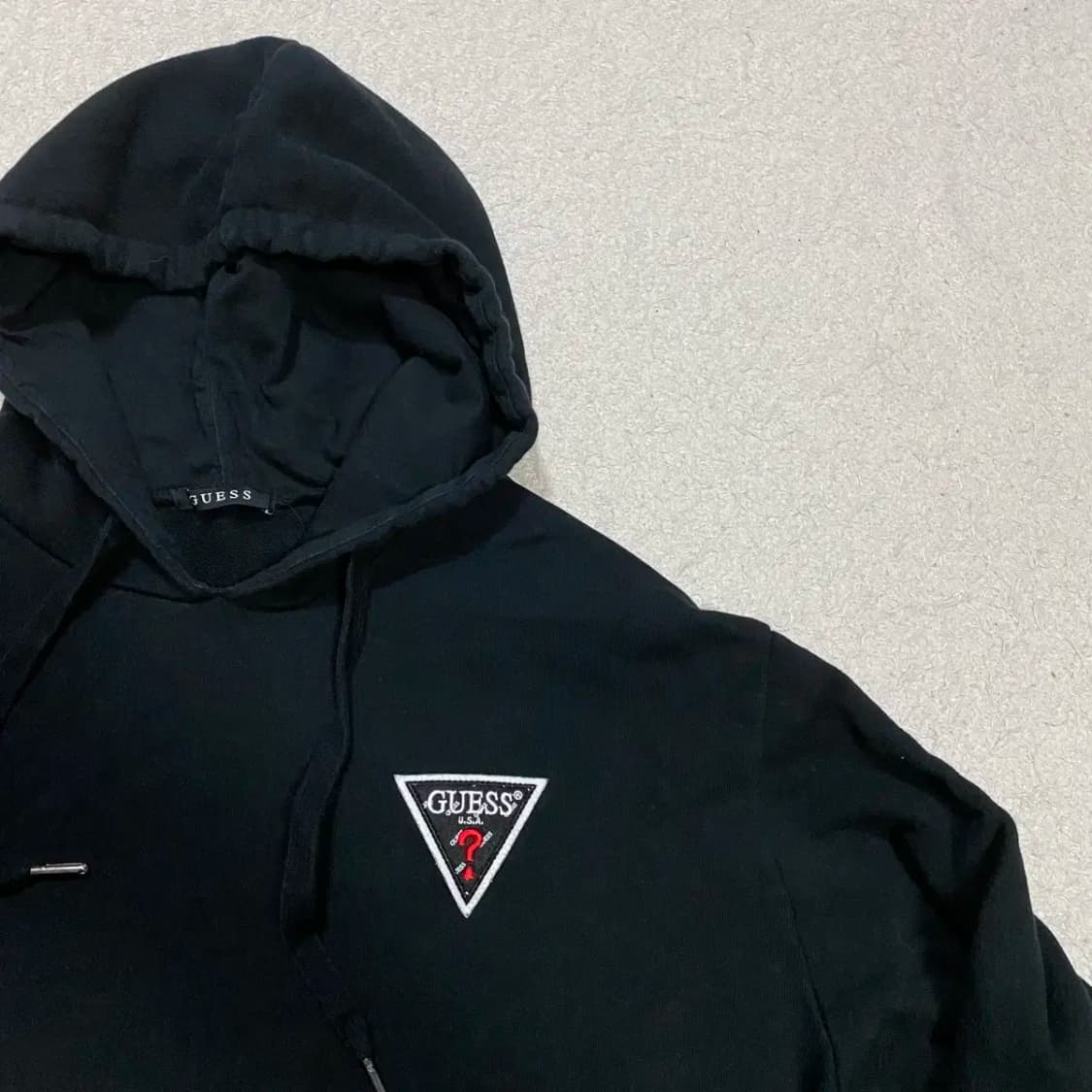 게스 후드티 블랙 L 상품이미지2