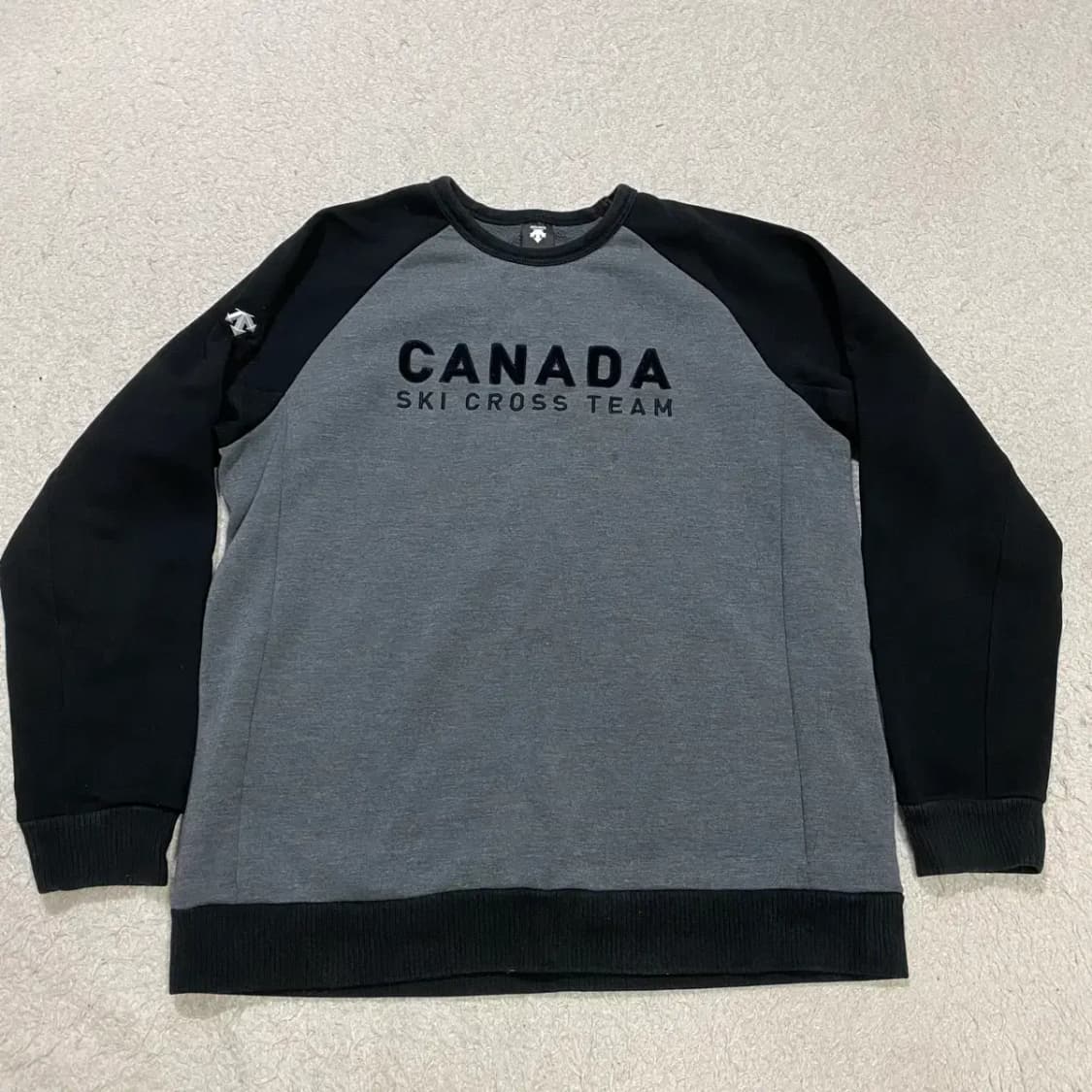 데상트 캐나다 맨투맨 기모 105 상품이미지1