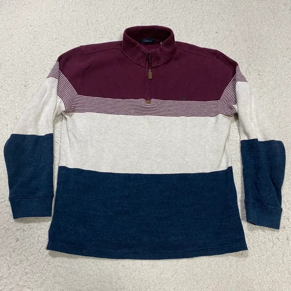 헤지스 반집업 니트 105 상품이미지1